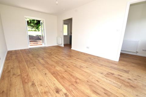 15 Lime Tree Mead, Tiverton, EX16 4PX
