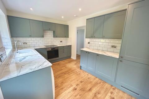 15 Lime Tree Mead, Tiverton, EX16 4PX