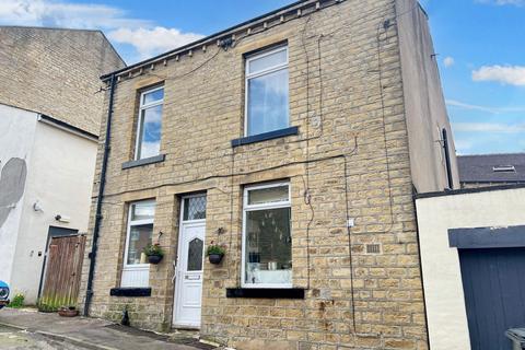 3 bedroom detached house for sale, North Street, Greetland, Halifax, West Yorkshire, HX4 8DQ