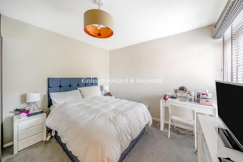 3 bedroom flat for sale, Holden Road, North Finchley