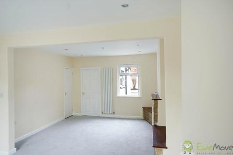 3 bedroom terraced house to rent, Matson Place, Gloucester, GL1 4