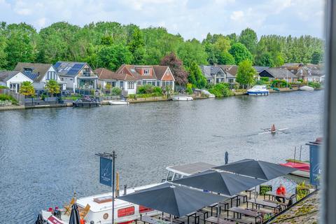 4 bedroom end of terrace house for sale, Manor Road, Walton-on-Thames, KT12