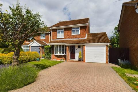3 bedroom detached house for sale, Nash Close, Aylesbury HP21