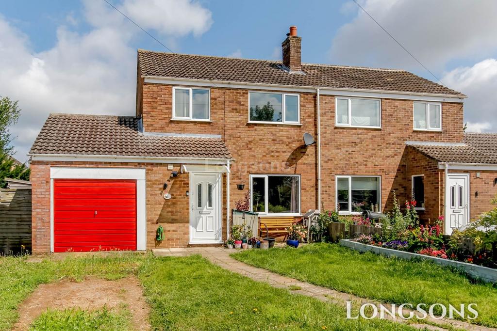 Admirals Walk, Hingham 3 bed semidetached house for sale £250,000