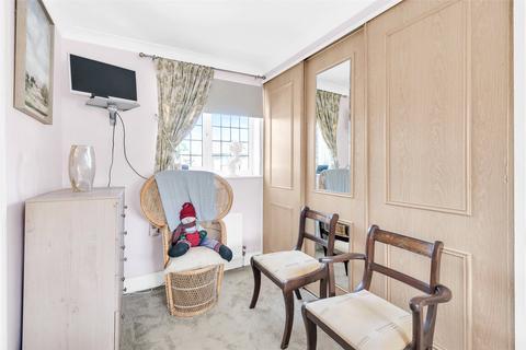 49 Vale Road, Dartford, DA1 2TU