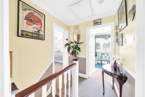 49 Vale Road, Dartford, DA1 2TU