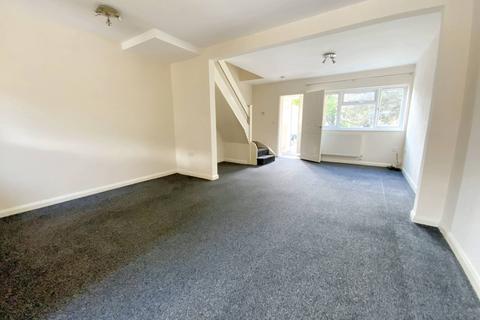 2 bedroom terraced house to rent, Hildenborough Crescent, Maidstone ME16