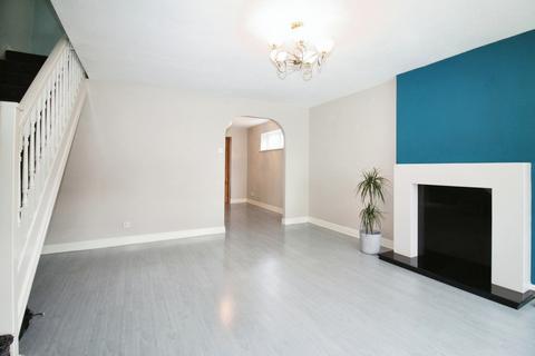 3 bedroom detached house to rent, Richmond Close, Bramley, Leeds, LS13