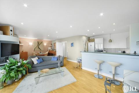 1 bedroom apartment for sale, Kew Bridge Road Brentford TW8