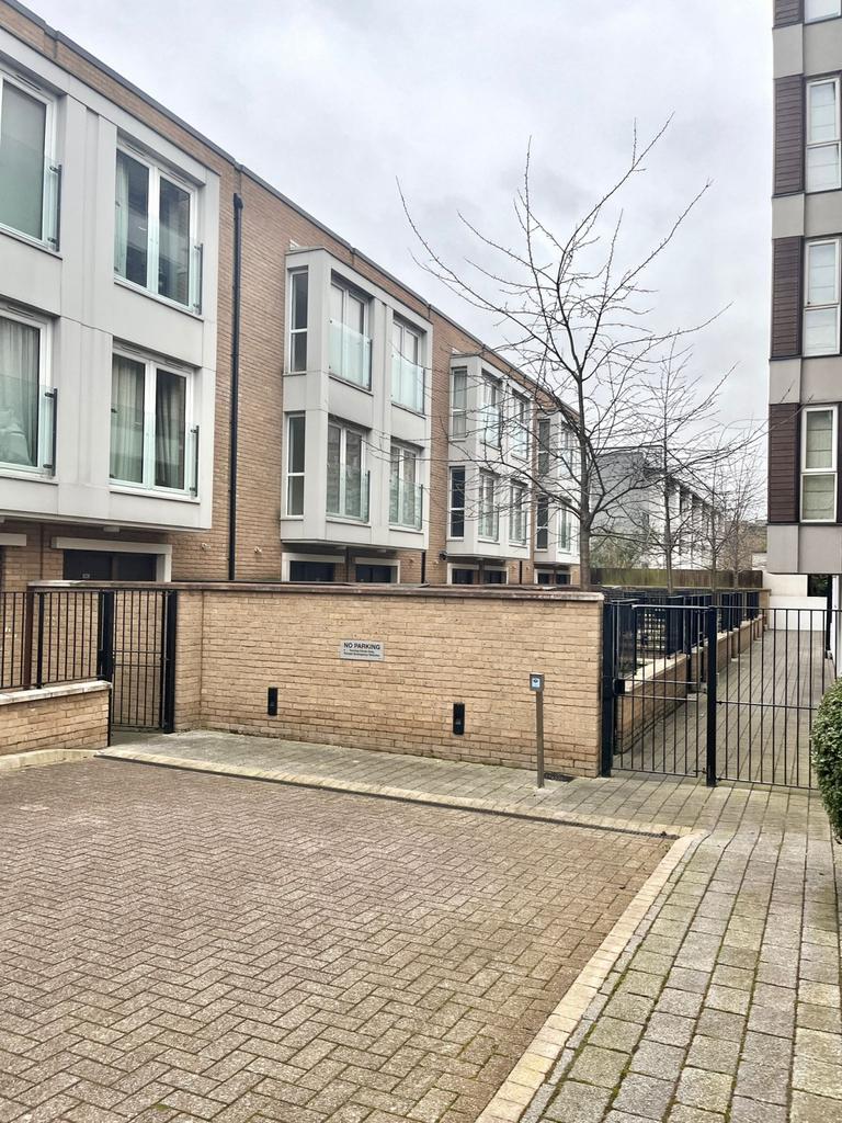 Lovely Three Bedroom Townhouse for sale