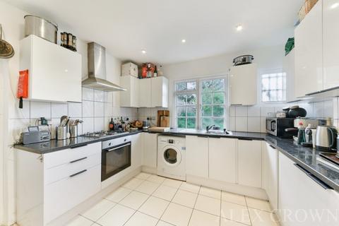 5 bedroom terraced house to rent, Frobisher Road, Turnpike Lane