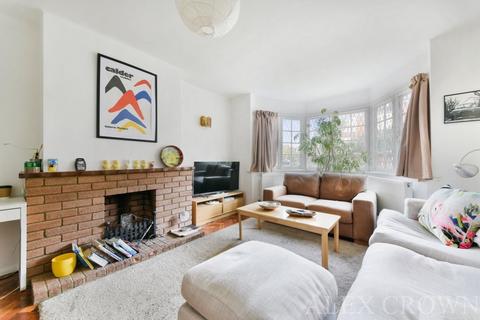 5 bedroom terraced house to rent, Frobisher Road, Turnpike Lane