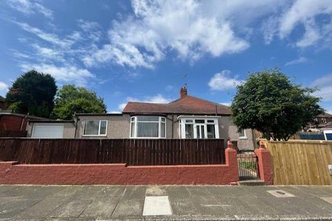 2 bedroom bungalow for sale, Hatherton Avenue, Cullercoats, North Shields, Tyne and Wear, NE30 3LG