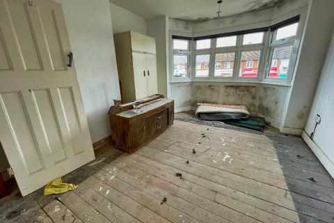 119 Collier Row Lane, Romford, RM5 3HL