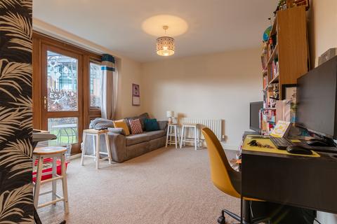 2 bedroom flat for sale, Old Hall Gardens, Shirley B90