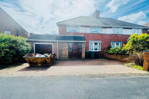 4 bedroom semi-detached house to rent, Beverley Road, West Bromwich, B71