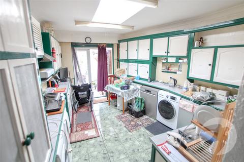 3 bedroom terraced house for sale, Castlecombe Road, London, SE9