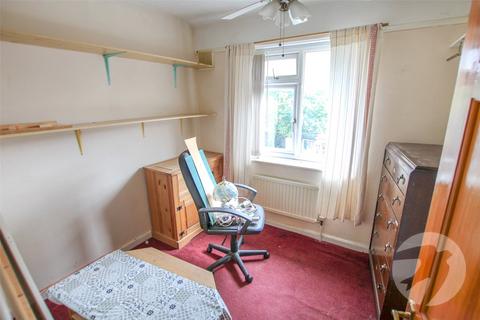 3 bedroom terraced house for sale, Castlecombe Road, London, SE9