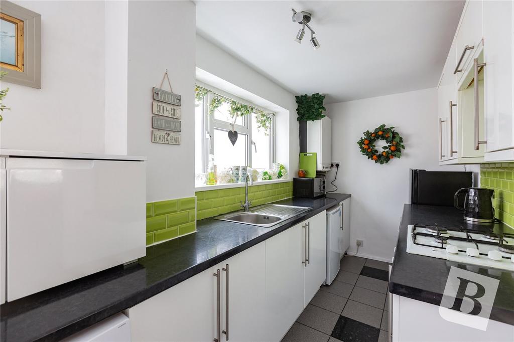Witchards, Basildon, Essex, SS16 3 bed terraced house for sale £300,000