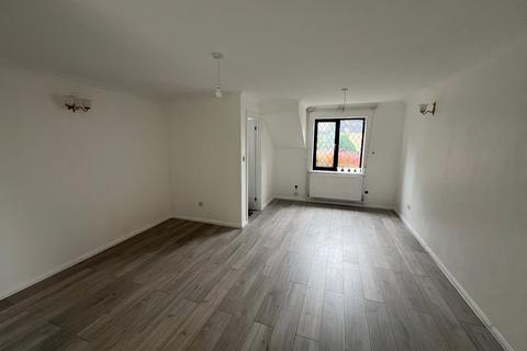 3 bedroom terraced house to rent, Lower Meadow, Cheshunt, Waltham Cross