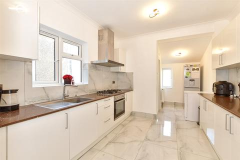 4 bedroom terraced house for sale, Westwood Road, Ilford, Essex