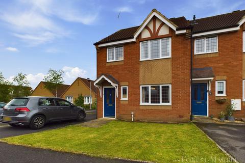 3 bedroom end of terrace house to rent, Thurstin Way, Gillingham