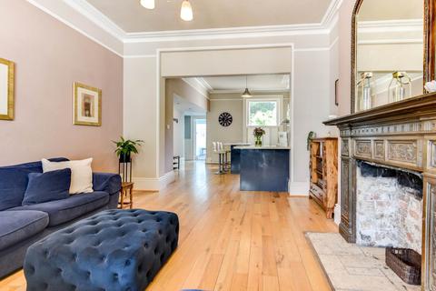 3 bedroom maisonette to rent, Silwood Road, Brighton