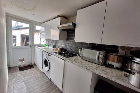 4 bedroom end of terrace house for sale, Rullerton Road, Wallasey, Merseyside, CH44
