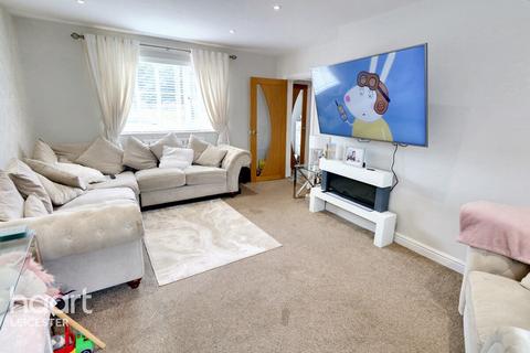 3 bedroom semi-detached house for sale, Elsworthy Walk, Leicester