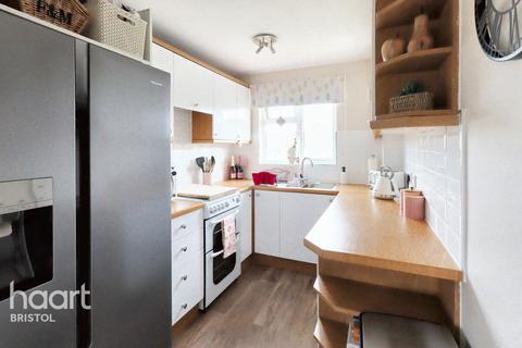 2 bedroom flat for sale, Maesbury, Bristol