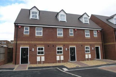 3 bedroom townhouse for sale, Cosens Drive, Cradley Heath, West Midlands, B64 6AL