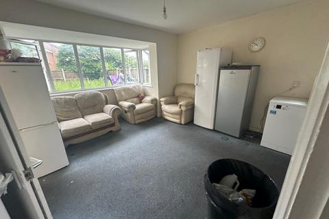 6 bedroom detached house to rent, Berrimans Close, Colchester CO4