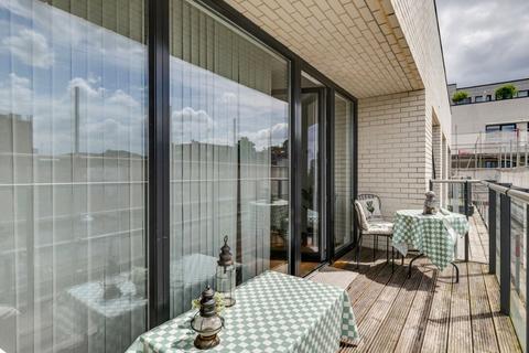 Regis Place, 10 Llanvanor Road, Childs Hill, London, NW2