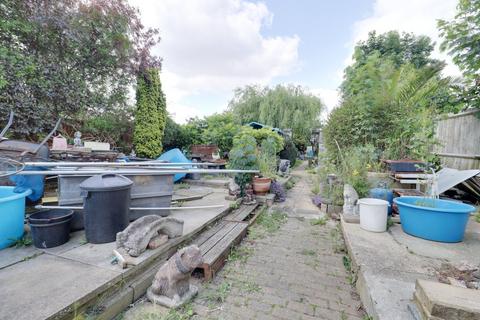 19 Askwith Road, Rainham, RM13 8EL