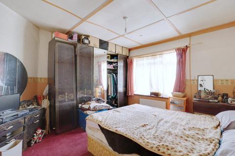 19 Askwith Road, Rainham, RM13 8EL