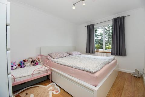 1 bedroom apartment for sale, Missenden Gardens, Burnham, Buckinghamshire, SL1