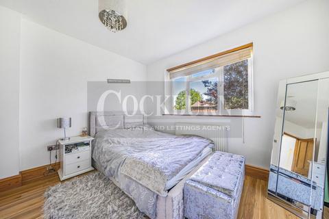 45 Charminster Road, London, SE9 4BU