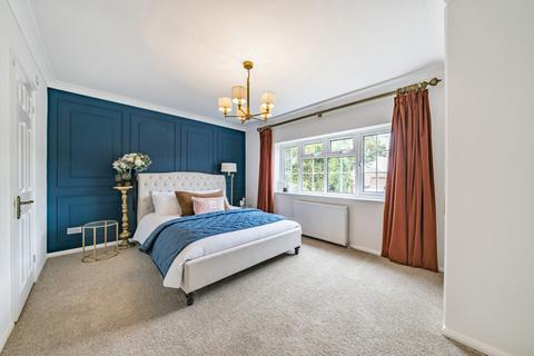 Avonleigh Clacton Road, Elmstead, Colchester, CO7 7DA