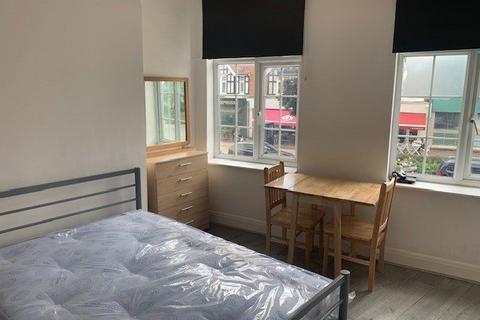 Studio to rent, The Broadway, Mill Hill NW7