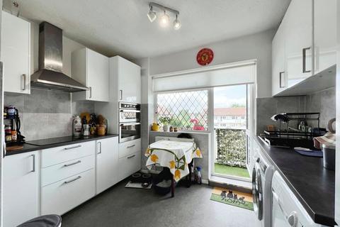 2 bedroom flat for sale, Woolston House, Moss Meadow Road, Salford, M6