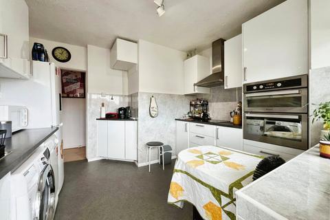 2 bedroom flat for sale, Woolston House, Moss Meadow Road, Salford, M6