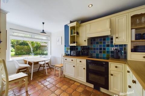 11 Bittenham Close, Stone, Aylesbury, HP17 8RY