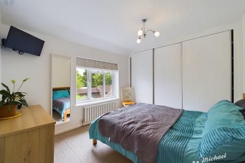 11 Bittenham Close, Stone, Aylesbury, HP17 8RY