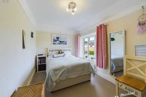 11 Bittenham Close, Stone, Aylesbury, HP17 8RY