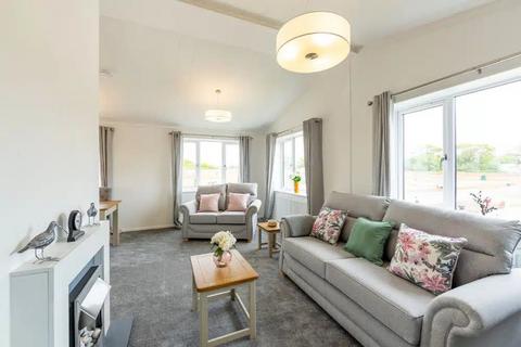 2 bedroom park home for sale, Jaywick, Essex, CO16