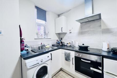 1 bedroom in a house share to rent, Lower Parliament Street