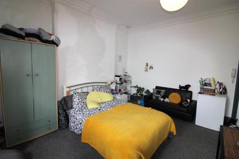 1 bedroom in a house share to rent, Park Road