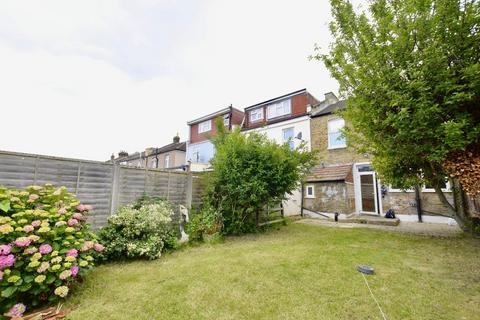 3 bedroom terraced house to rent, St. Albans Road, Seven Kings, IG3