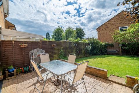 182 Brambleside, Kettering, NN16 9UQ