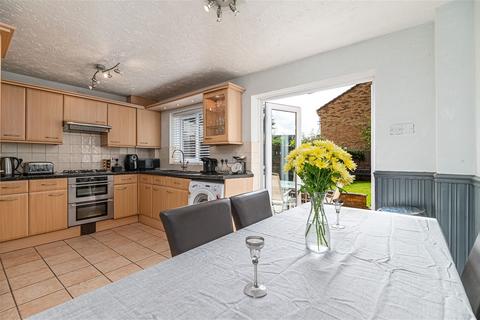 182 Brambleside, Kettering, NN16 9UQ